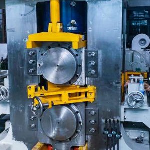 Eight-roll reversible mill (offset)