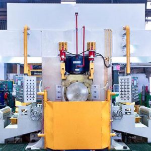 Four-roll reversible mill